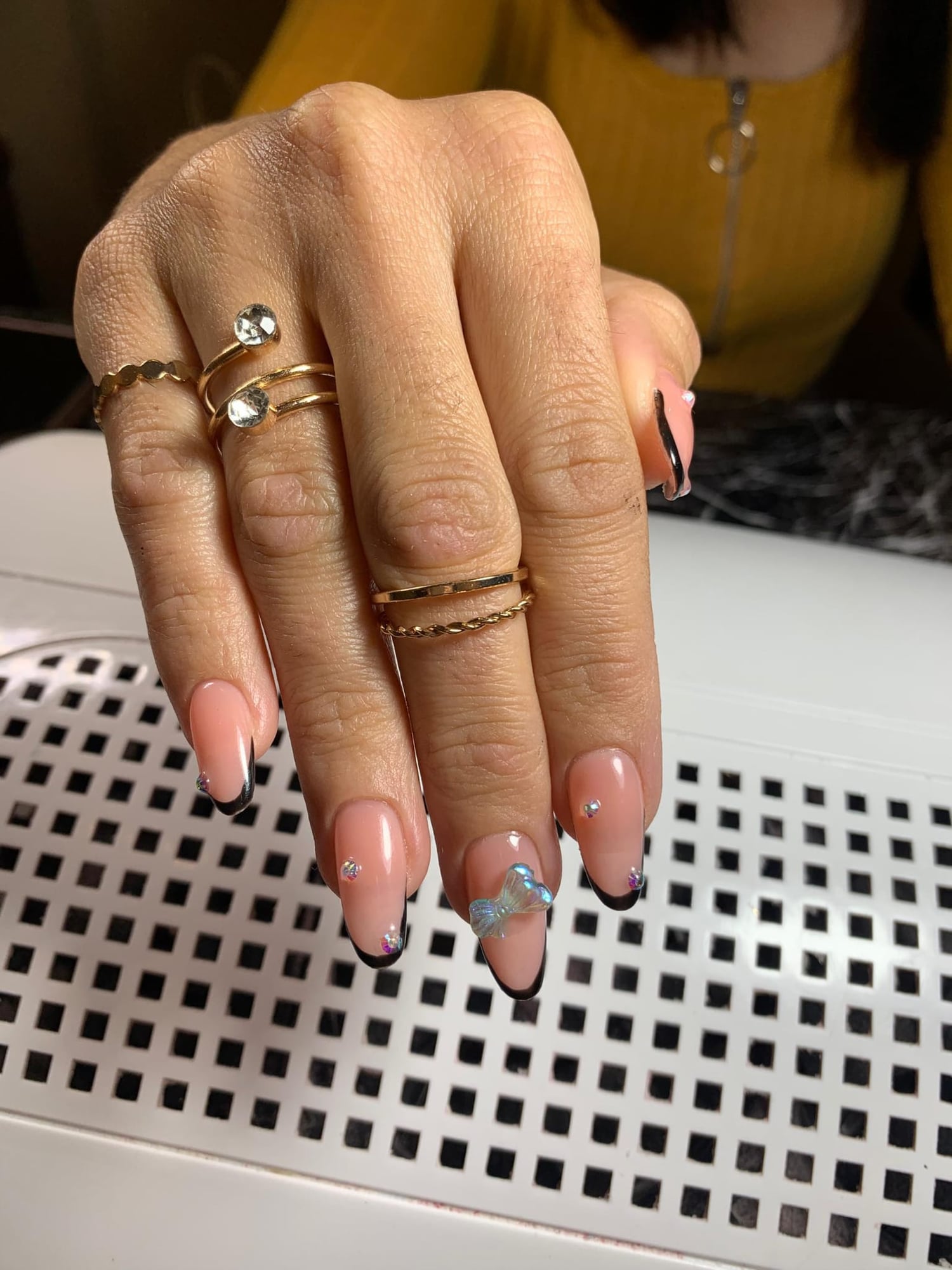 Trabajos de manicura y cuidado de uñas de Khendall Studio